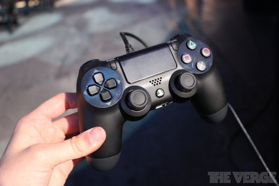 索尼PS4真机图赏及DualShock 4体验